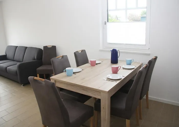 To Eek Semesterbostad *